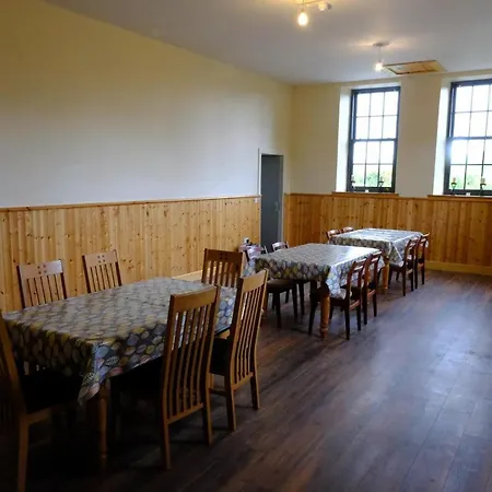 Nocleg ze śniadaniem Whiddy School House 2*